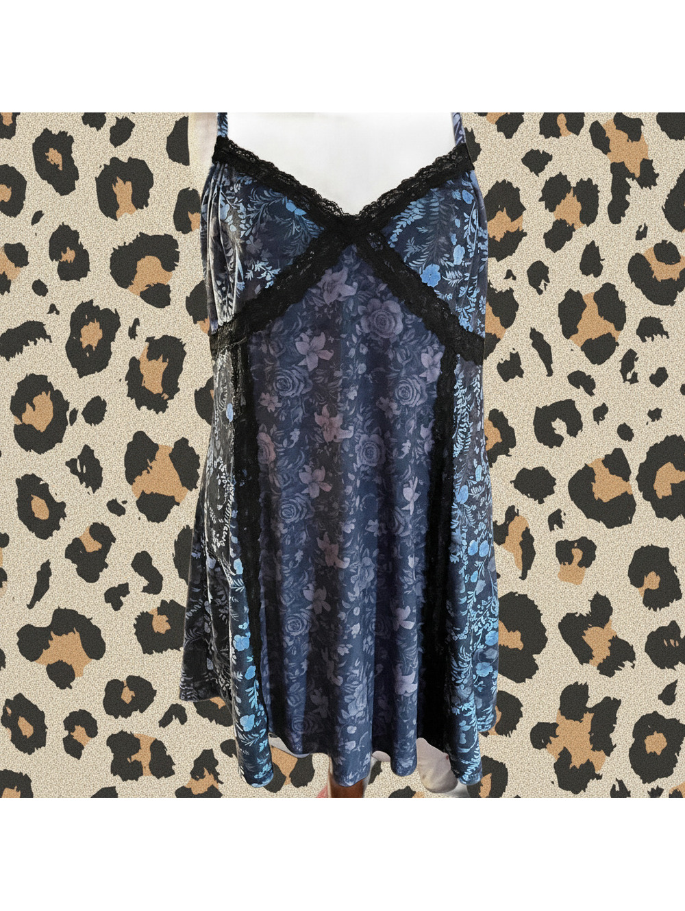 NWOT Hot Topic Cosmic Aura Floral Lace Dress – Size 2x